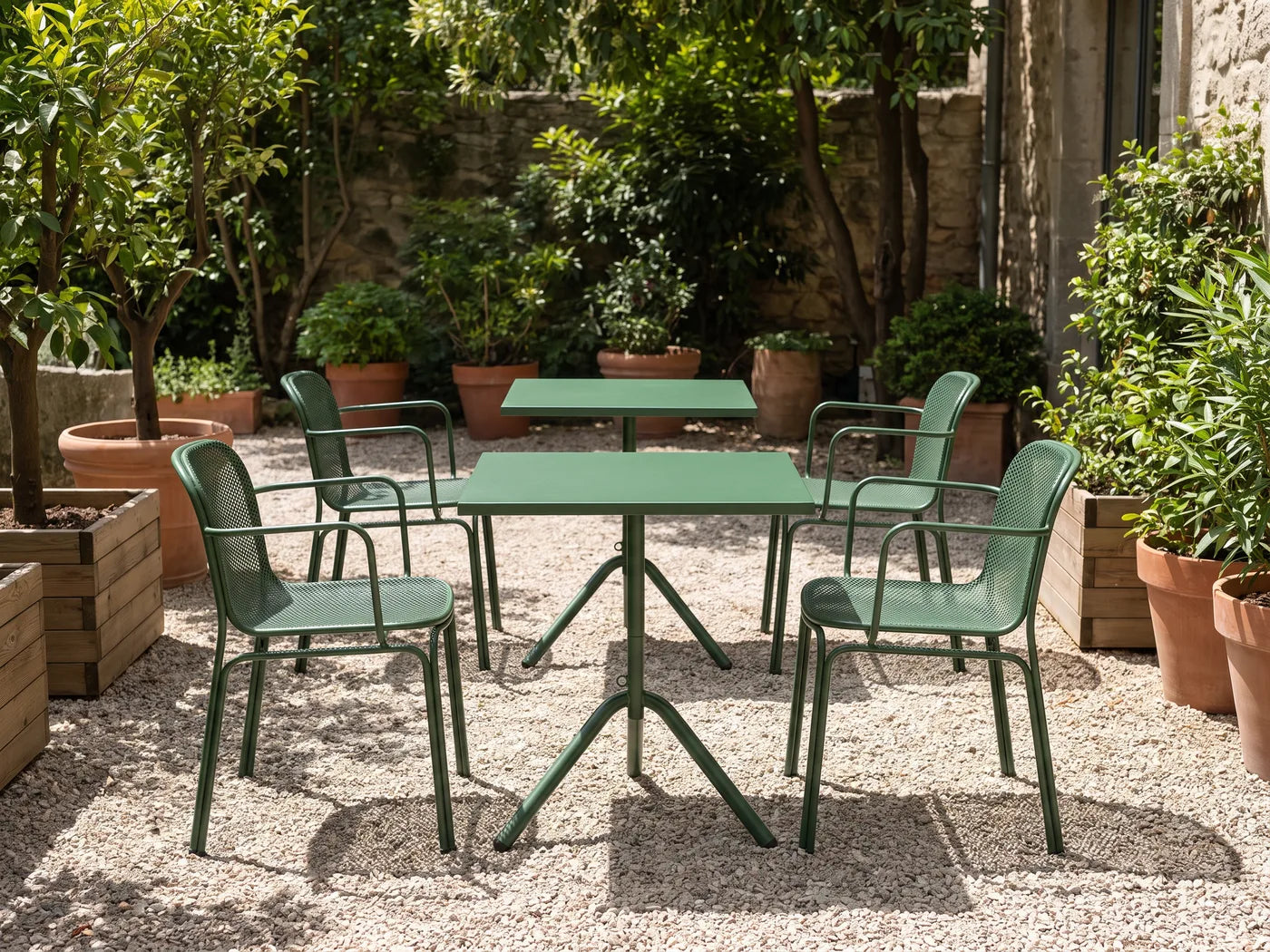 Idea de ambientación: Patio con sillas Villa